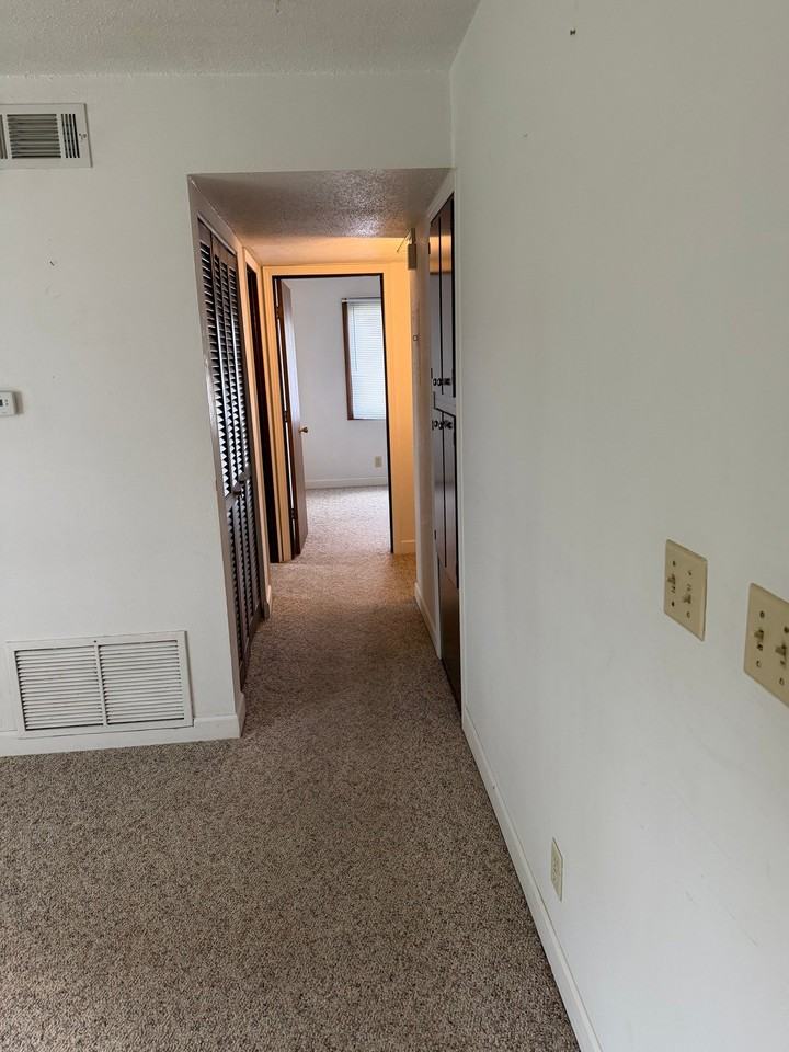 1110 Doreen Ave - Photo 4 of 11