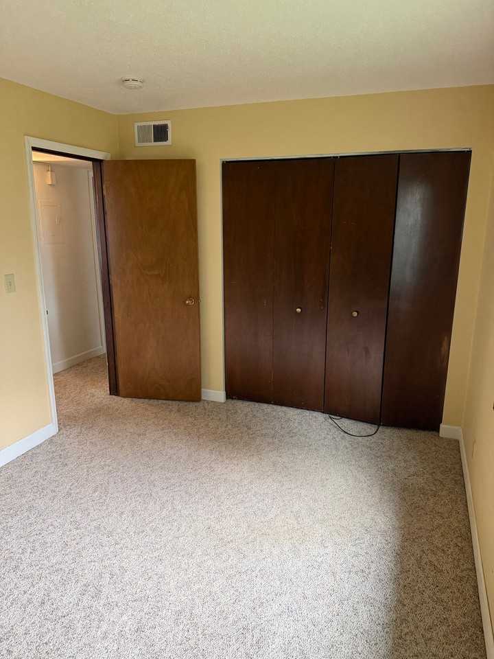 1110 Doreen Ave - Photo 5 of 11