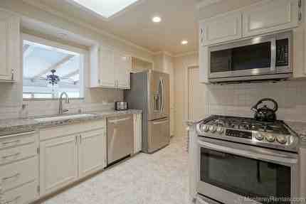 1000 Portola Dr - Photo 6 of 20