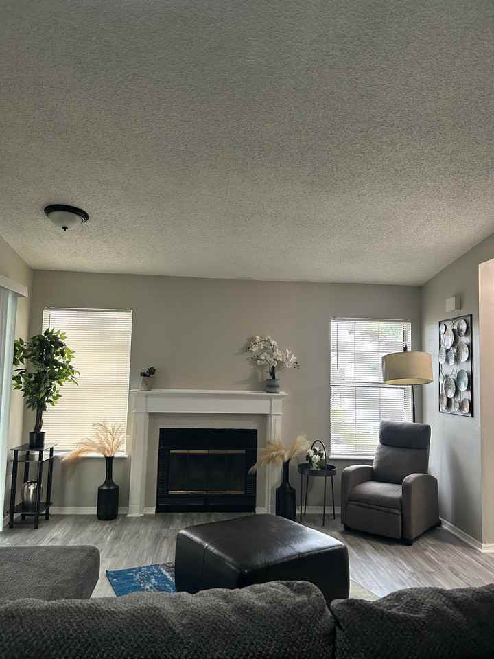 643 Crows Nest Ct - Photo 2 of 3