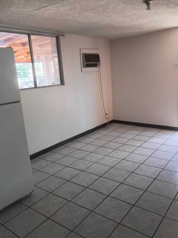 3210 E San Antonio Ave #B - Photo 5 of 7