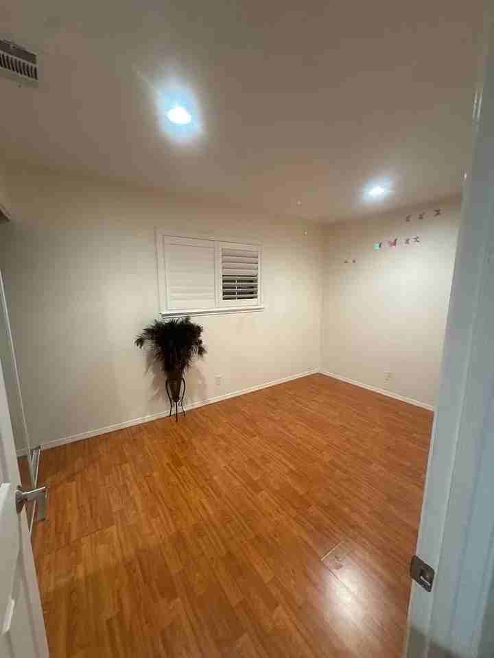 2137 Amberwood Ln - Photo 3 of 6