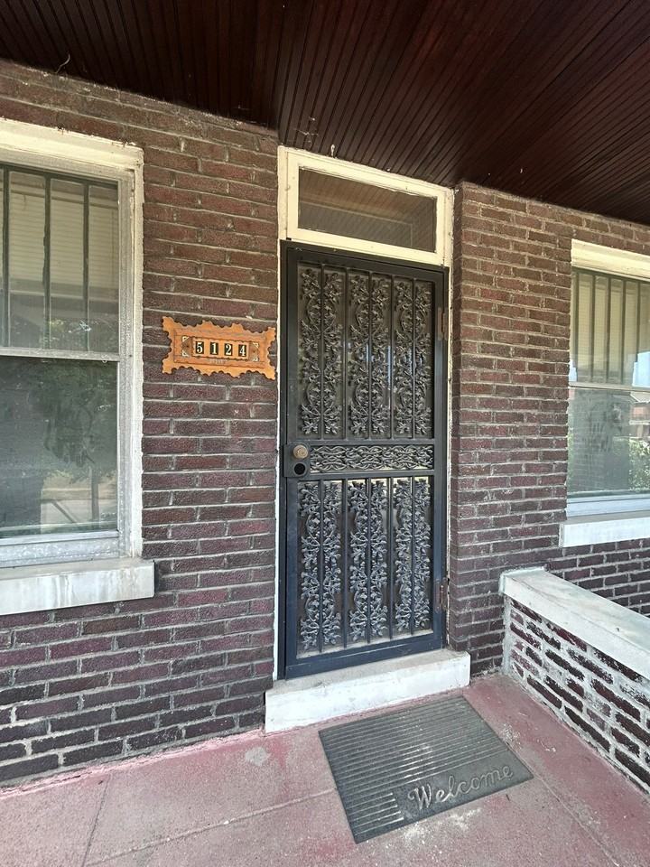 5124 Northland Ave - Photo 3 of 40