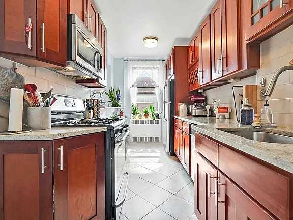 67-35 Yellowstone Blvd #3P - Photo 3 of 19
