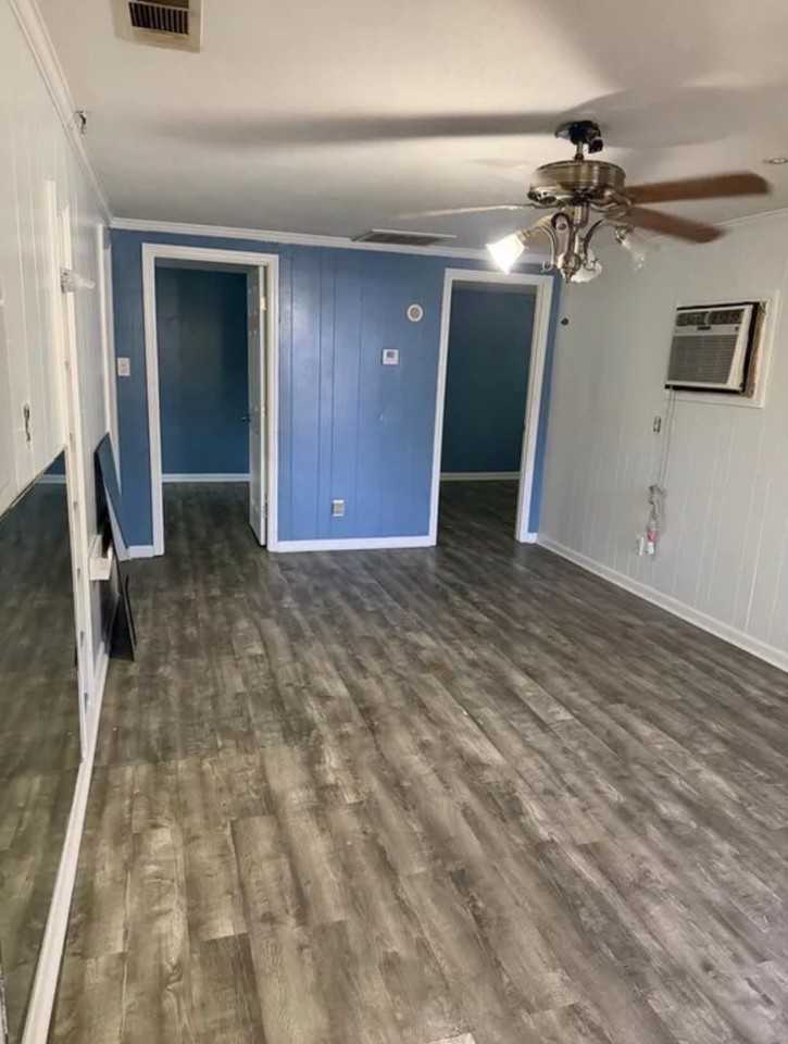 601 S Maple St - Photo 4 of 10