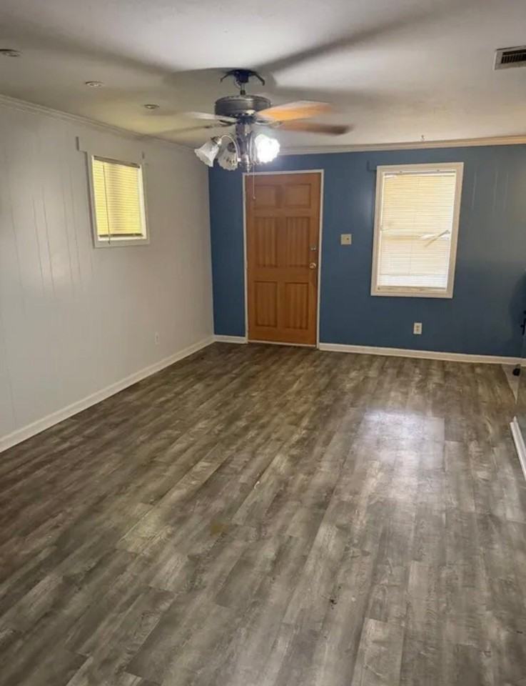 601 S Maple St - Photo 5 of 10