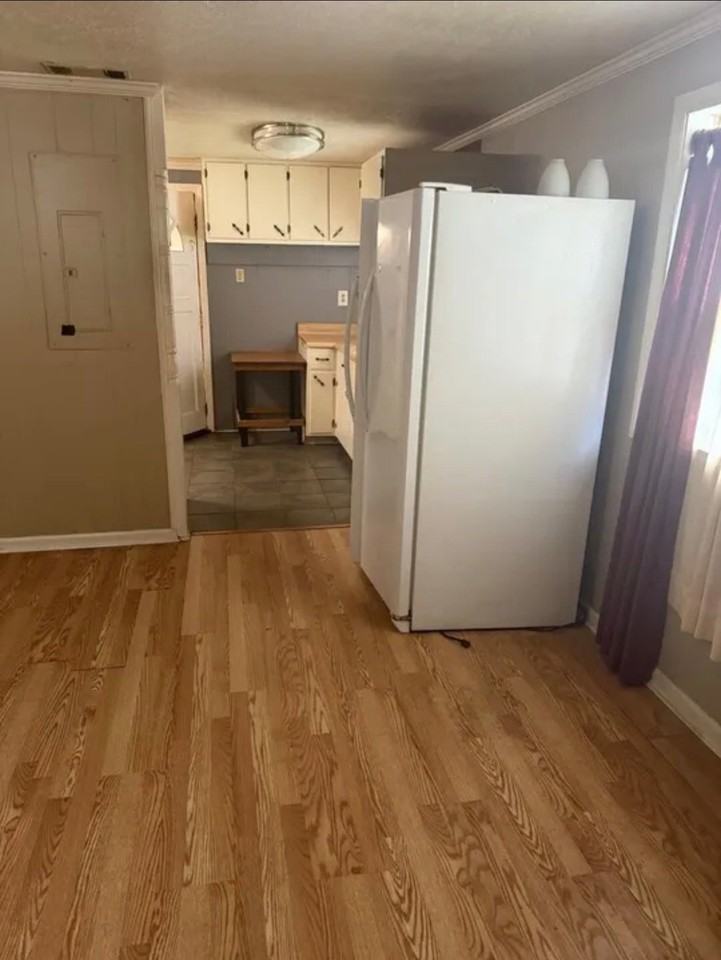 601 S Maple St - Photo 7 of 10