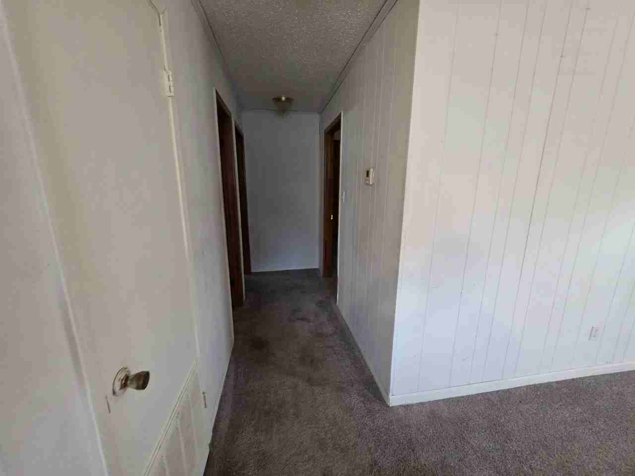 384 Lakeview Dr - Photo 4 of 7