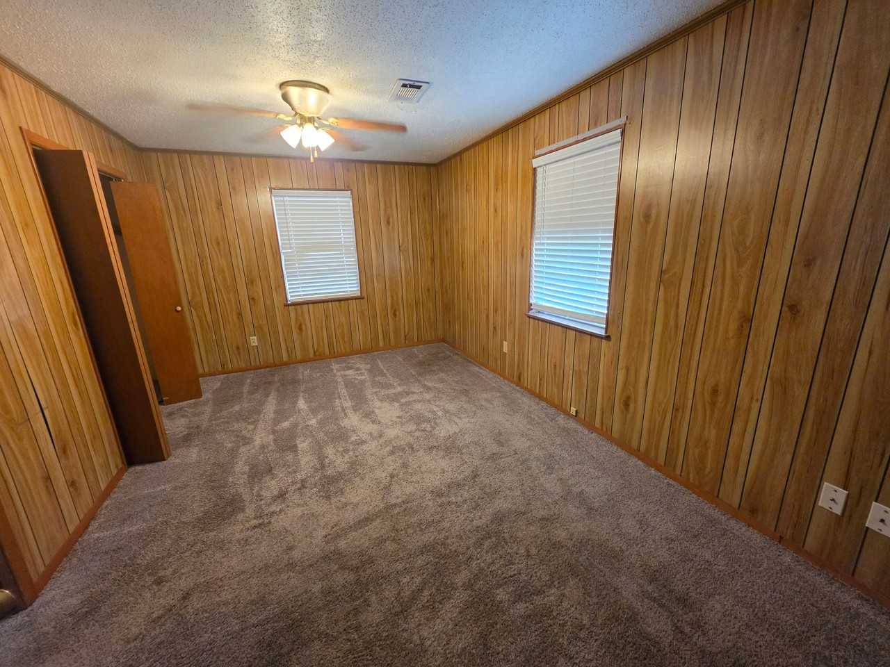 384 Lakeview Dr - Photo 5 of 7