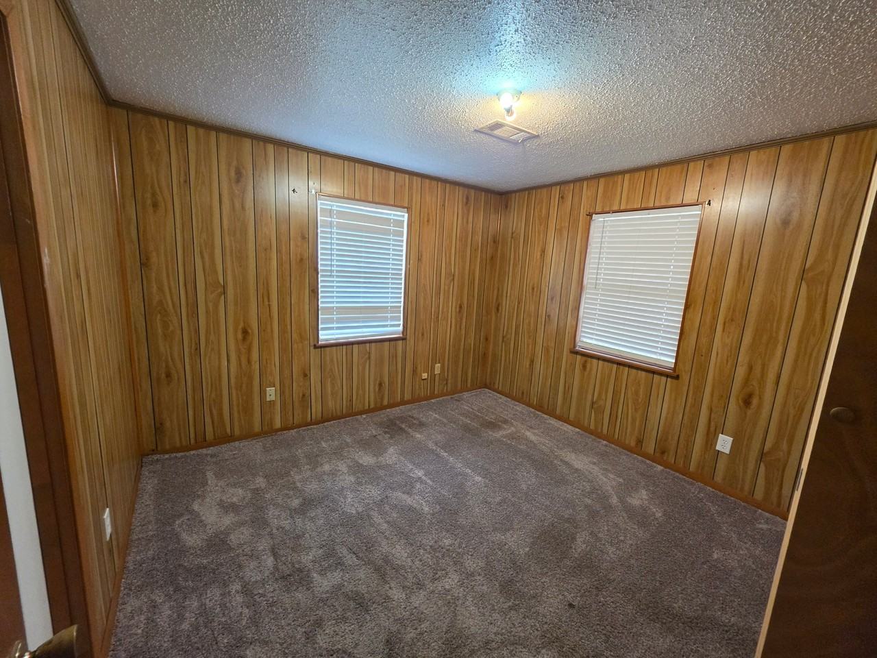 384 Lakeview Dr - Photo 6 of 7