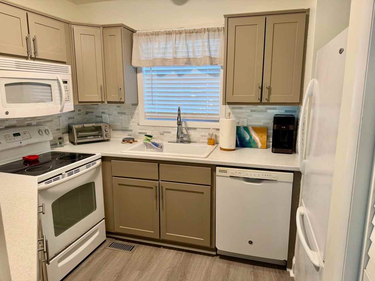 700 Skip Jack Ln #B5 - Photo 5 of 14