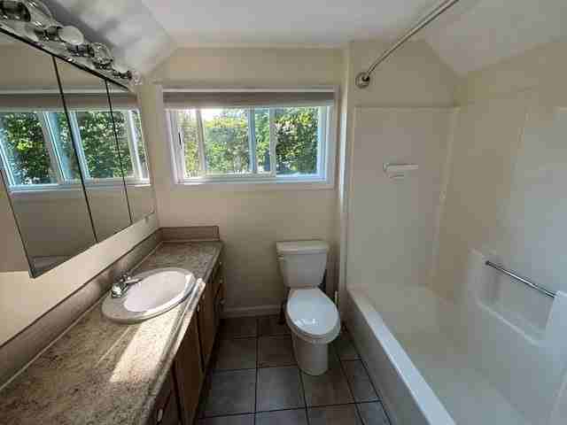 348 Nayatt Rd - Photo 2 of 6