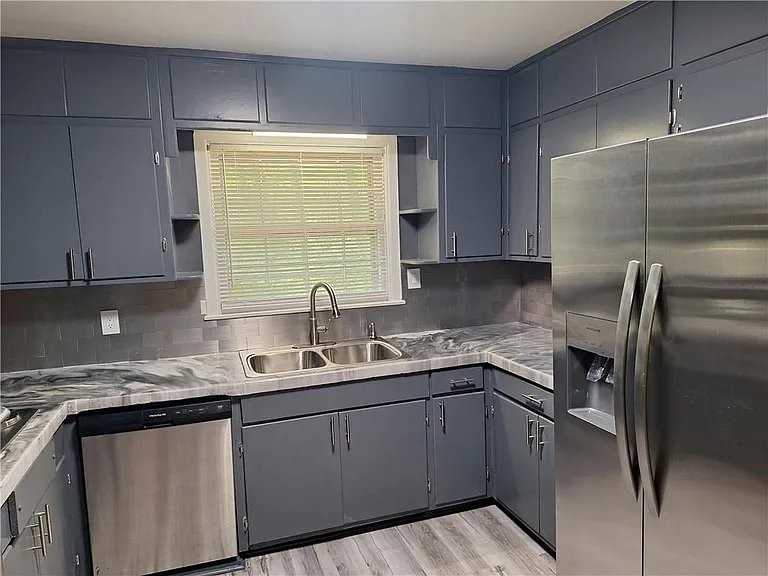4609 Hopewell Rd - Photo 3 of 12