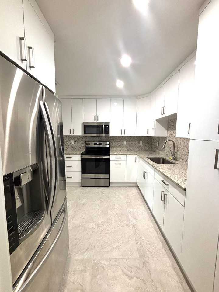 2108 W Saint Isabel St - Photo 5 of 16