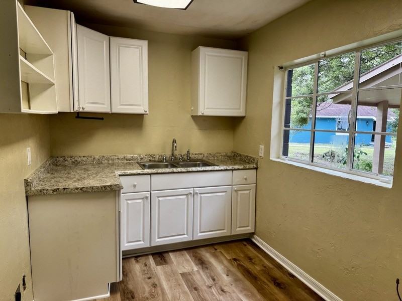 826 Escambia Dr - Photo 3 of 12