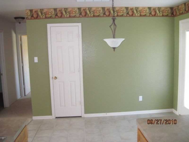 2205 Napier Dr - Photo 3 of 10