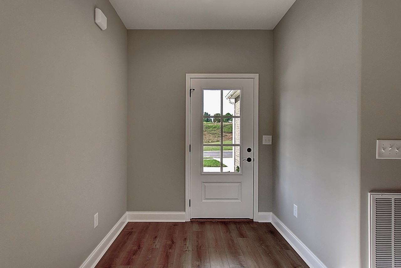 548 Catalina Ct #NA - Photo 4 of 28