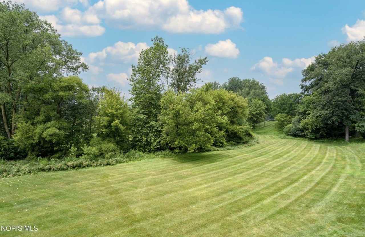 1608 Saddlebrook Ct #C - Photo 3 of 26