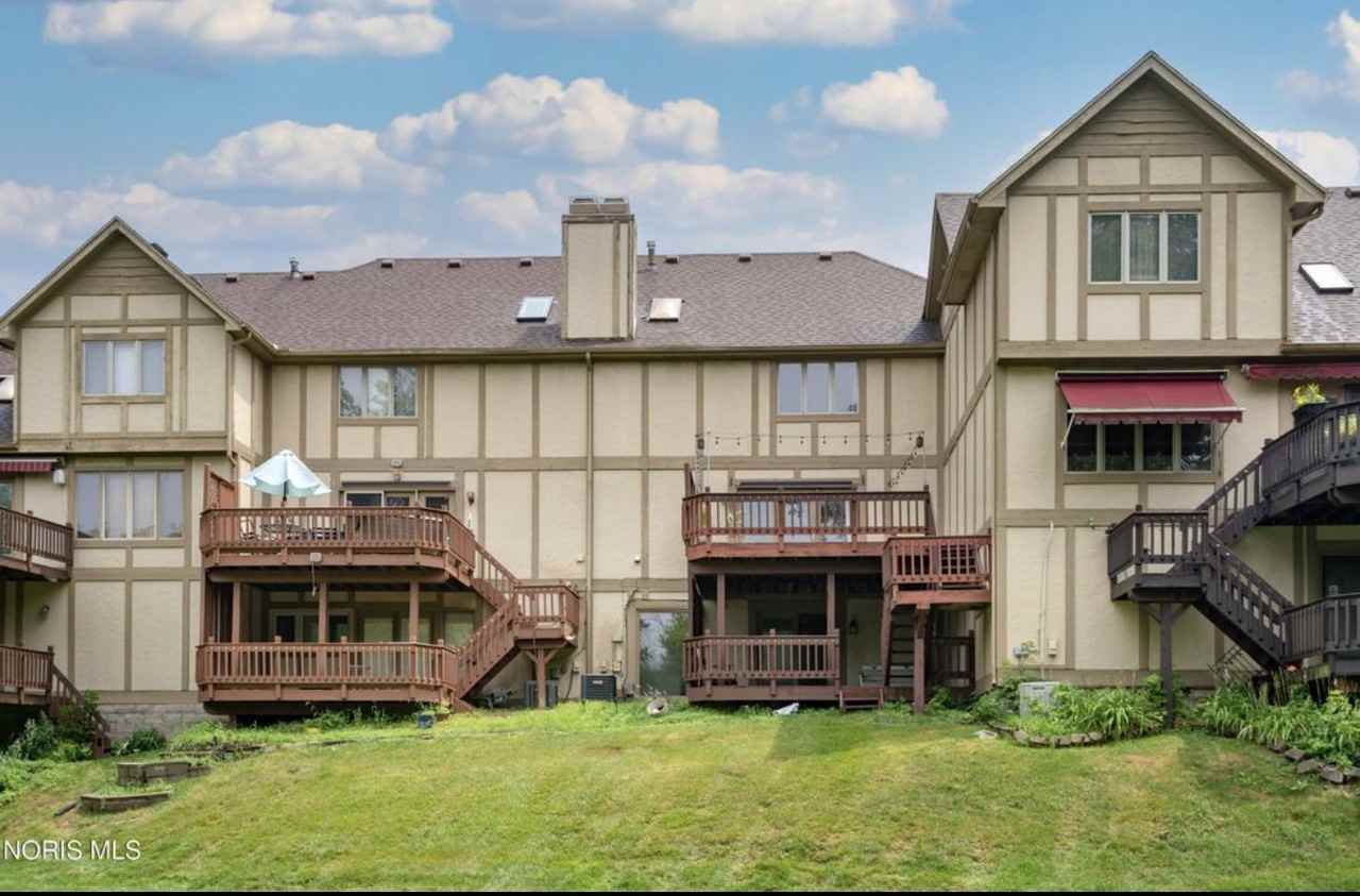 1608 Saddlebrook Ct #C - Photo 4 of 26