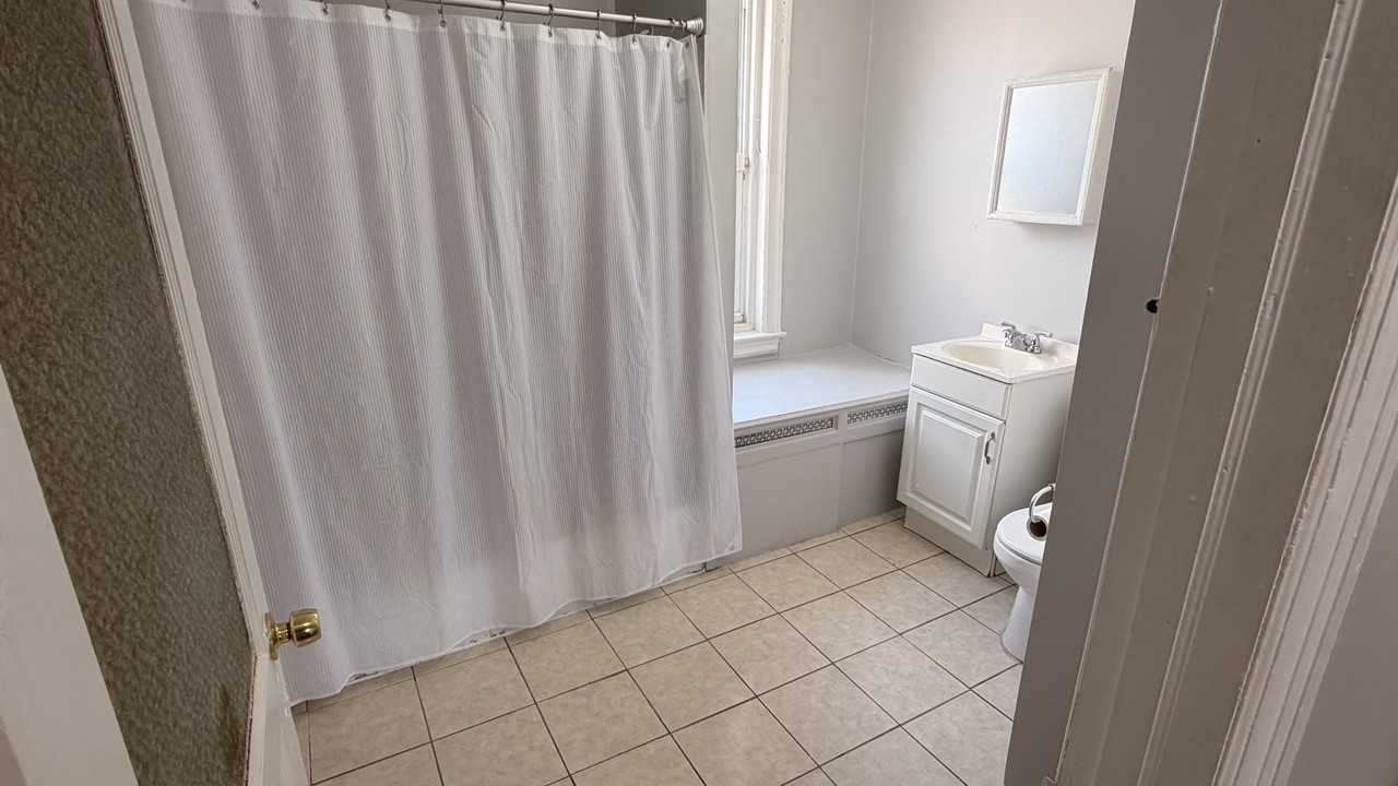 4141 N Darien St #NA - Photo 2 of 5