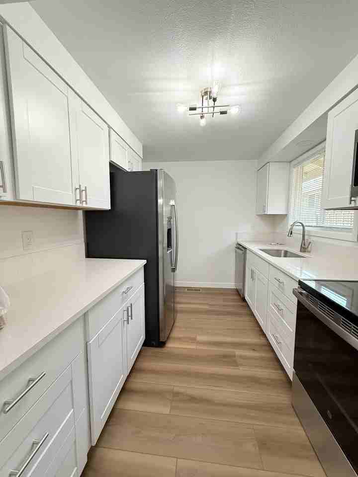 19911 Sw Southview St #1 - Photo 3 of 14
