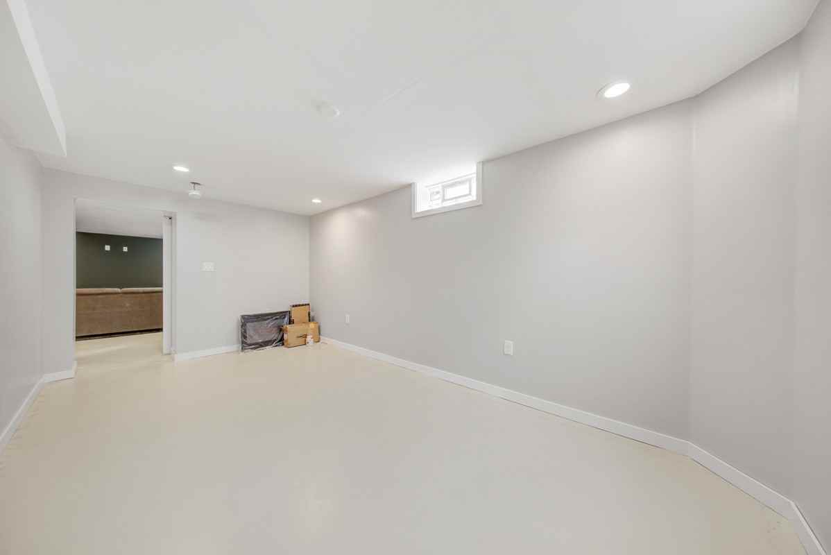 344 Harrison Ave #NA - Photo 4 of 12