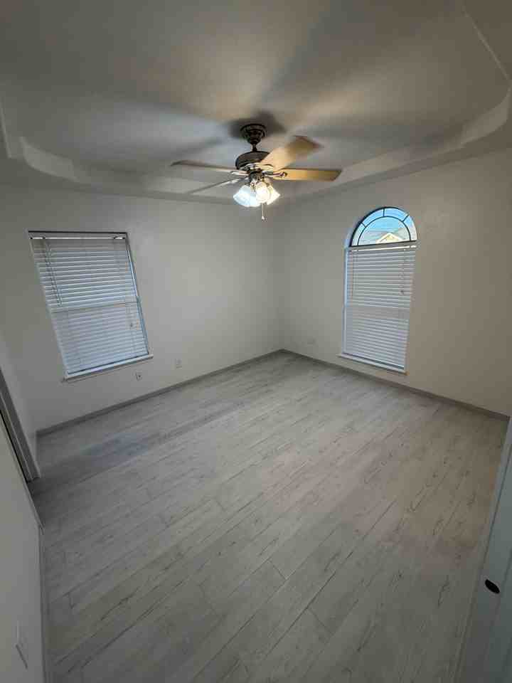 1100 S Palm Dr #1 - Photo 4 of 6