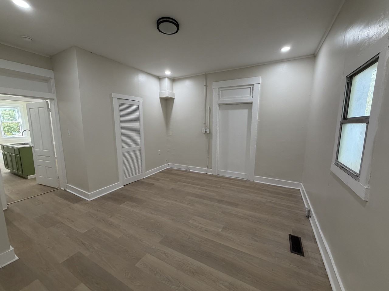 122 Linden Ave #A - Photo 7 of 8