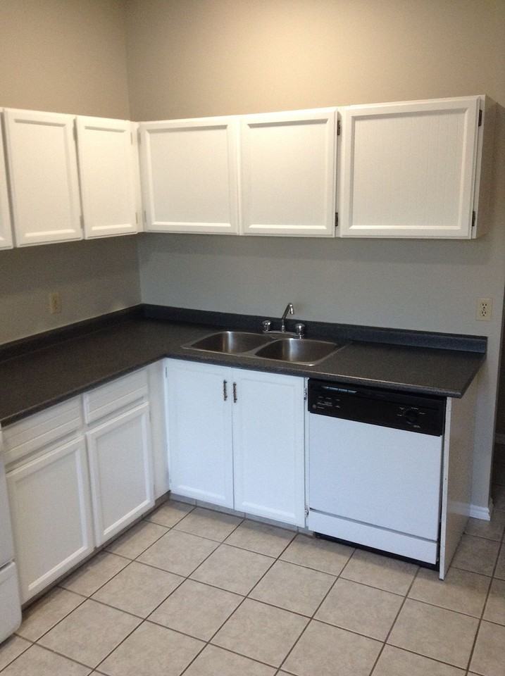 8920 D - 8920 144 Avenue Northwest - Photo 2 of 10