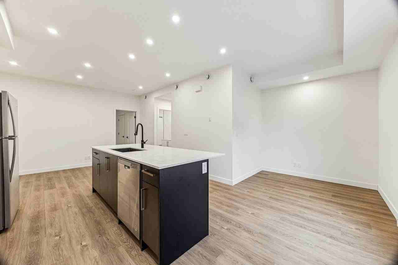 38 Willow Cres - Photo 5 of 14