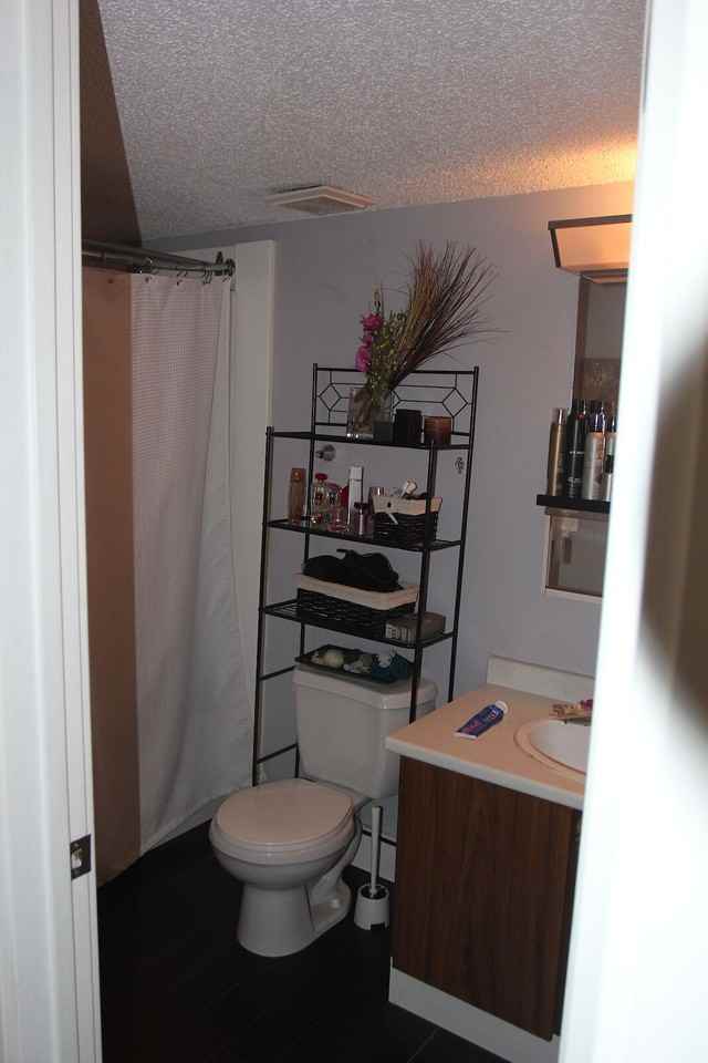 1719 11 Ave Sw - Photo 4 of 5
