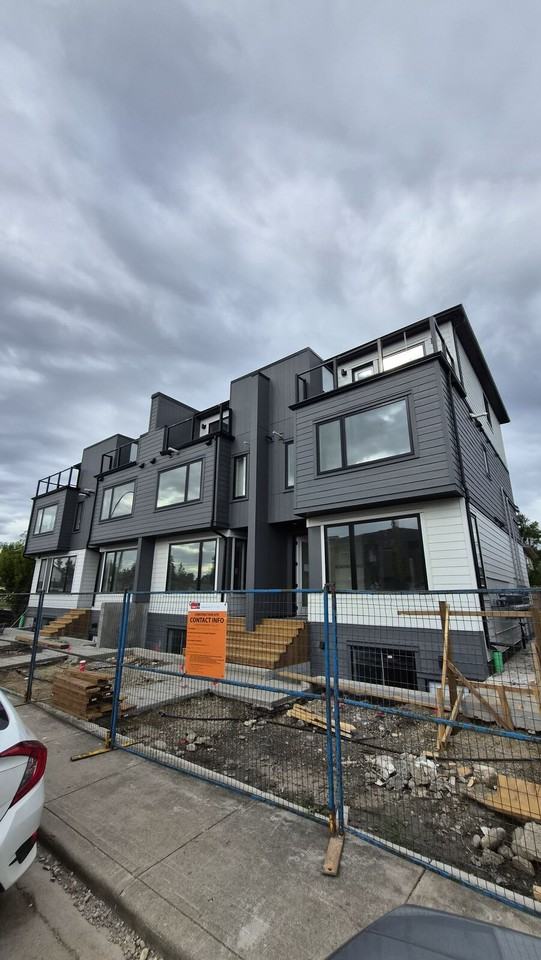 532 5 Ave Ne - Photo 2 of 16