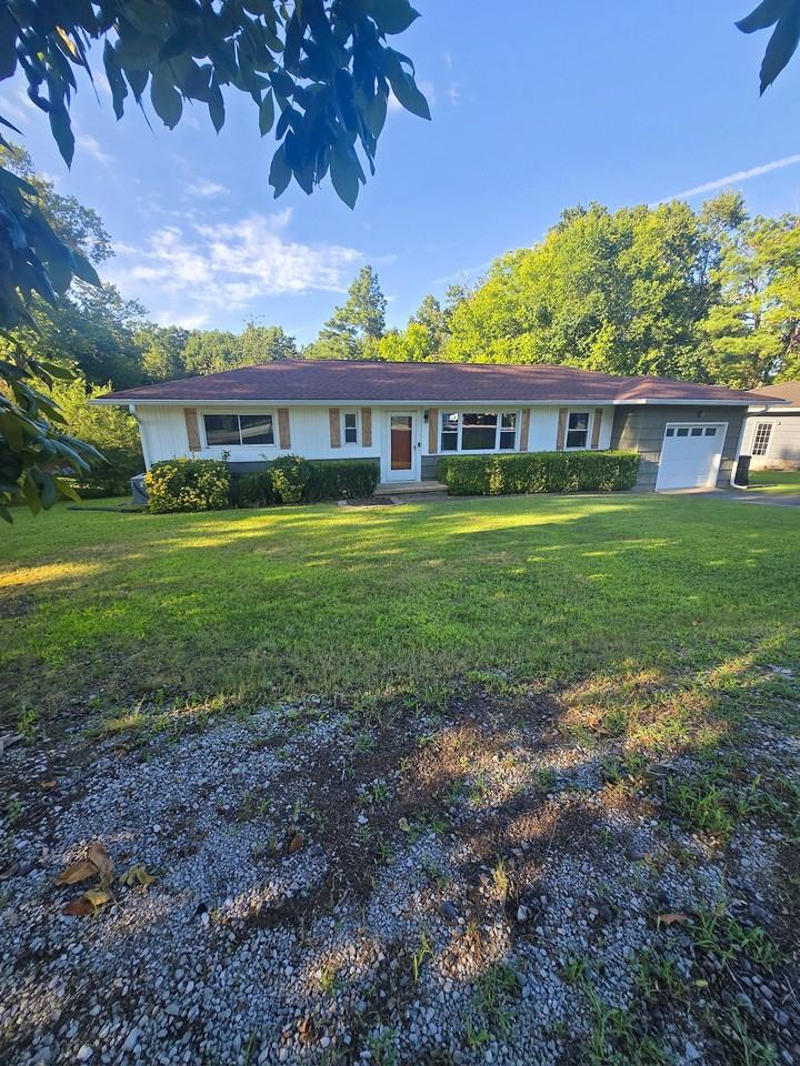 3909 Forest Highland Dr #NA - Photo 3 of 36