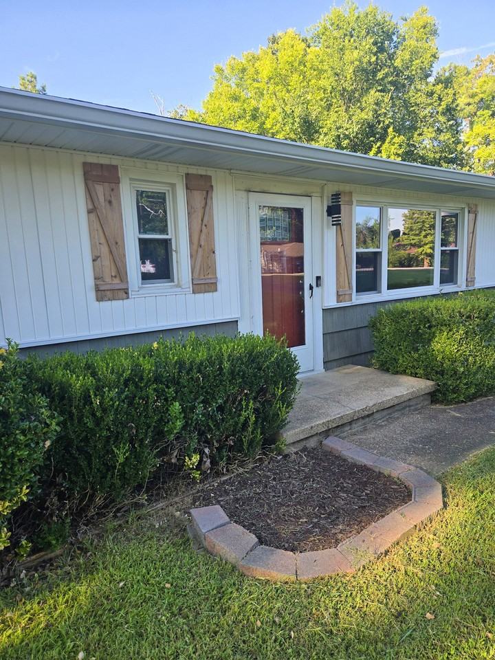 3909 Forest Highland Dr #NA - Photo 4 of 36
