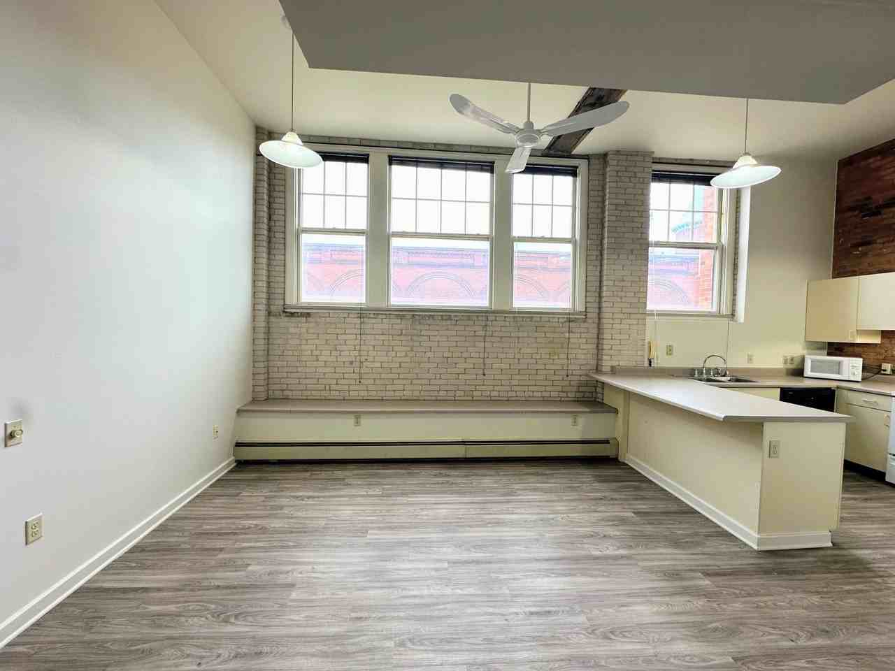 Dunlap Square-Warehouse - Photo 7 of 50