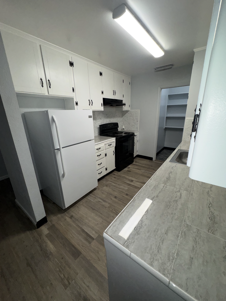 1438 W Clinton Ave #1438 - Photo 2 of 11