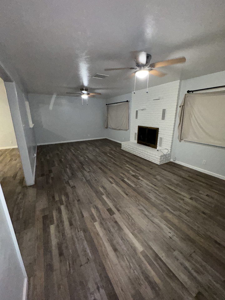 1438 W Clinton Ave #1438 - Photo 4 of 11