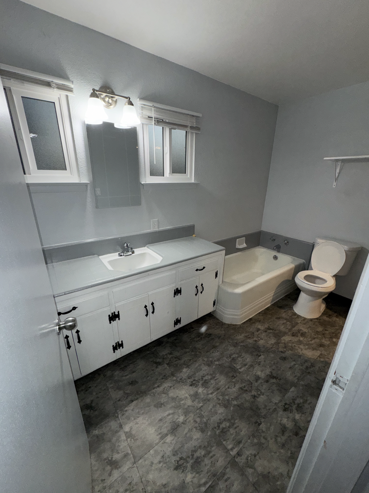 1438 W Clinton Ave #1438 - Photo 5 of 11