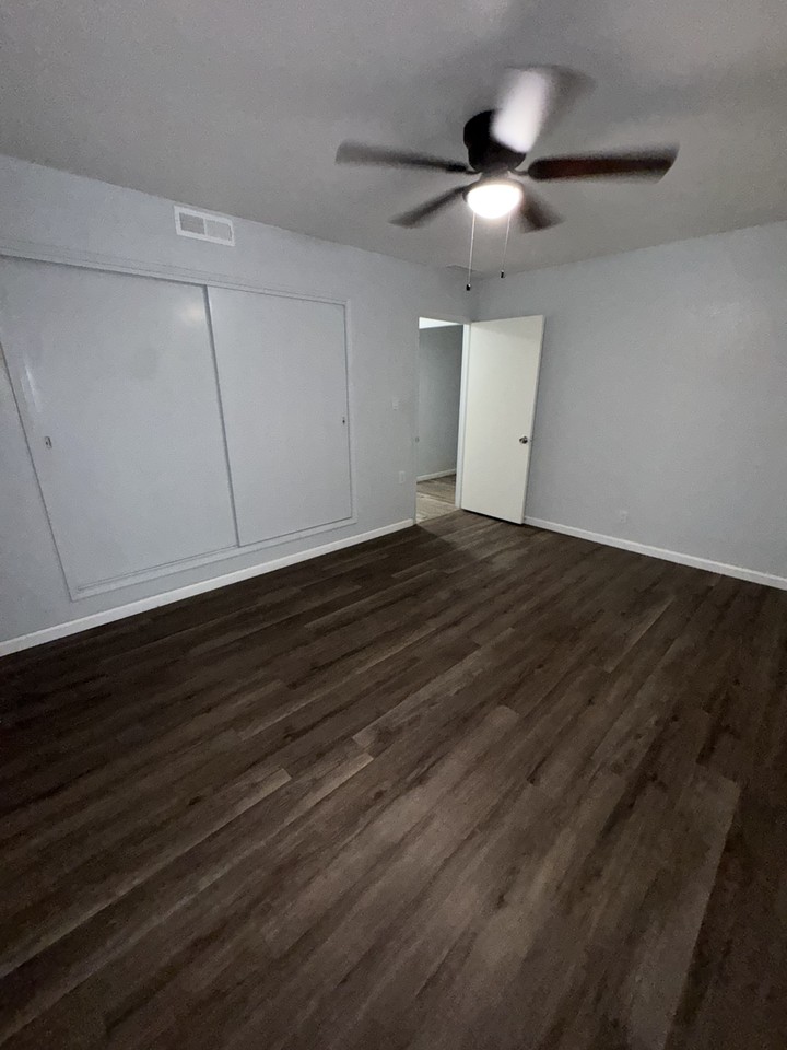 1438 W Clinton Ave #1438 - Photo 7 of 10