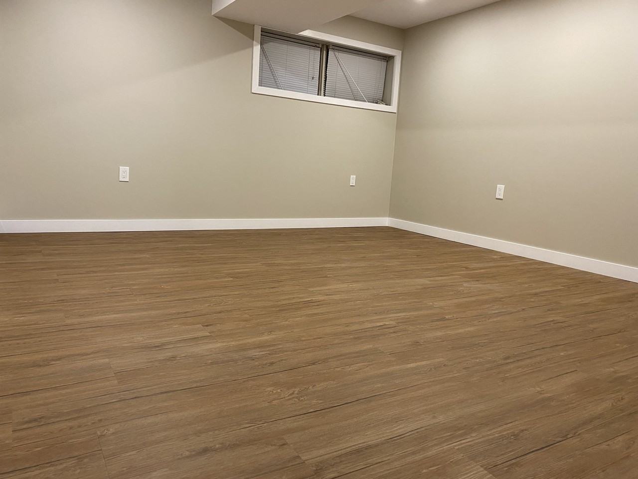 1212 26 Street Southeast - Photo 2 of 11