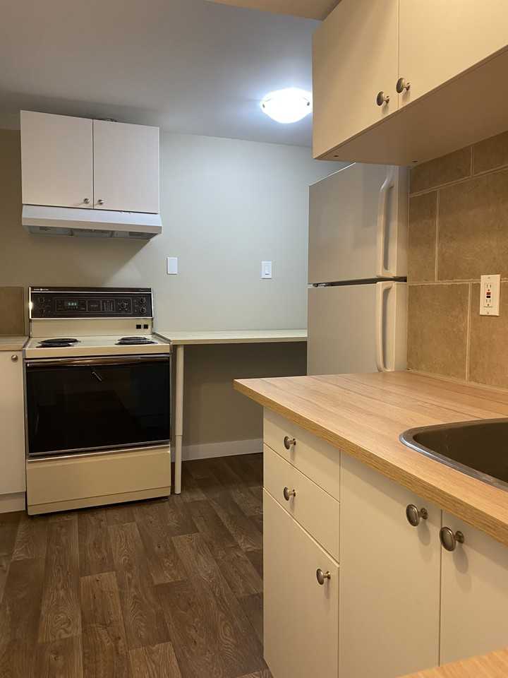 1212 26 Street Southeast - Photo 5 of 11