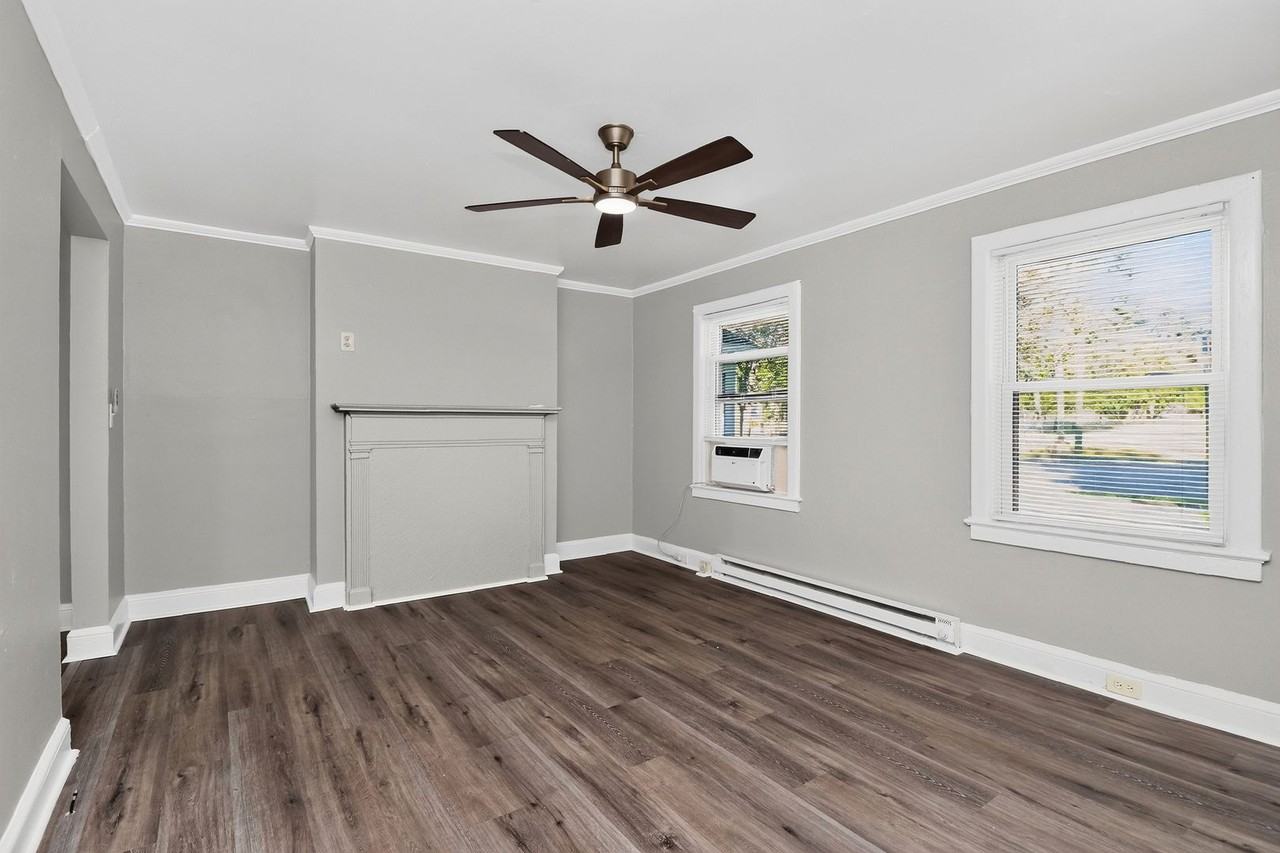 3518 The Plz - Photo 2 of 15