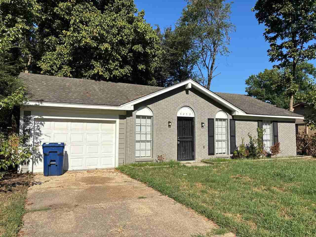 5259 Cedar Bluff Dr - Photo 3 of 16