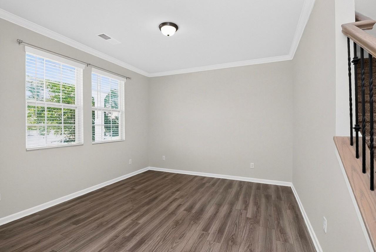 17401 Carolina Hickory Dr - Photo 2 of 24