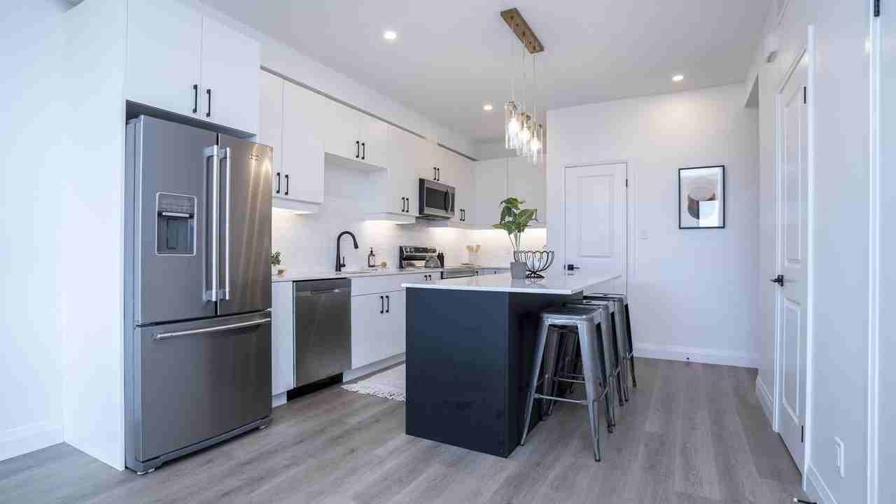 3900 Savoy St - Photo 2 of 10
