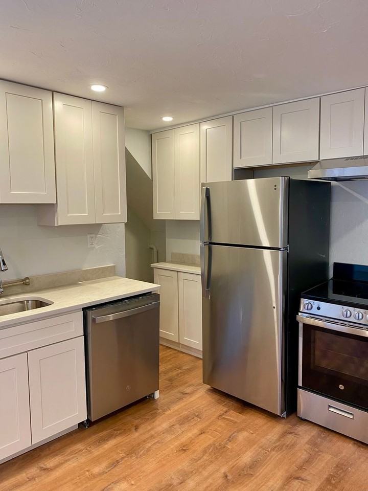 975 Chestnut St - Photo 7 of 7