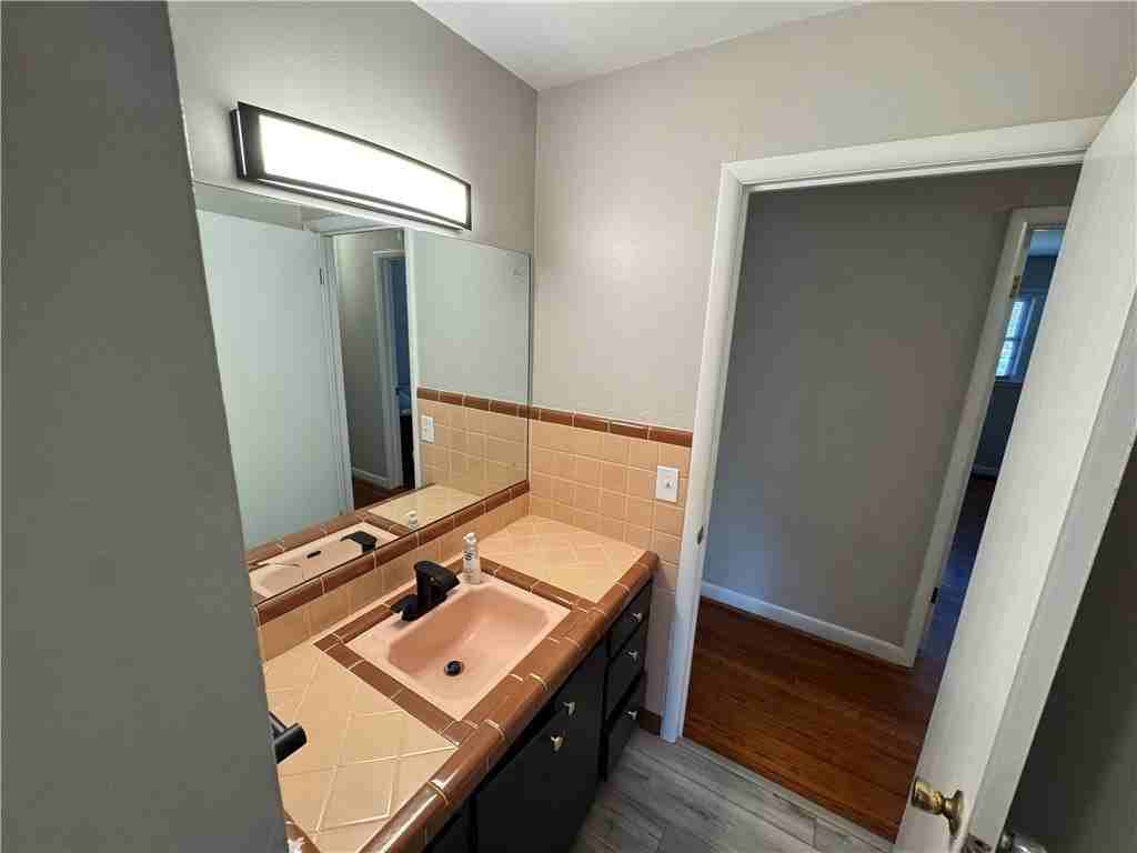 119 W Miller St - Photo 5 of 13