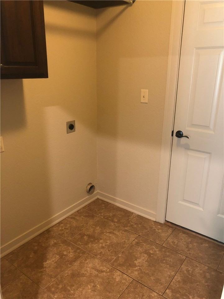 3690 W Mountain View Dr - Photo 5 of 14