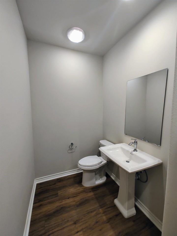 5670 Shadowbend Cir W - Photo 3 of 25