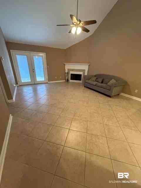 389 Clubhouse Dr #HH3 - Photo 5 of 11